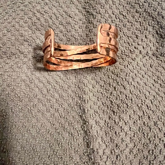Copper cuff bracelet - Picture 2 of 5